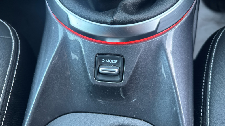 Nissan Juke 1.0 DiG-T 114 Tekna 5dr Petrol Hatchback